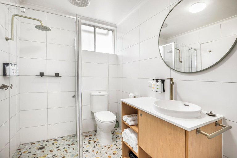 Bathroom 3, Wilsons Promontory Motel, South Gippsland - East