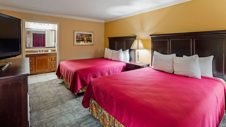 Bedroom 3, Osage Creek Lodge, Carroll