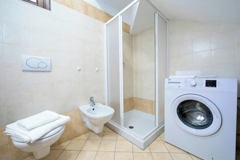 Bathroom 3, Le Betulle Garden in Laveno, Varese