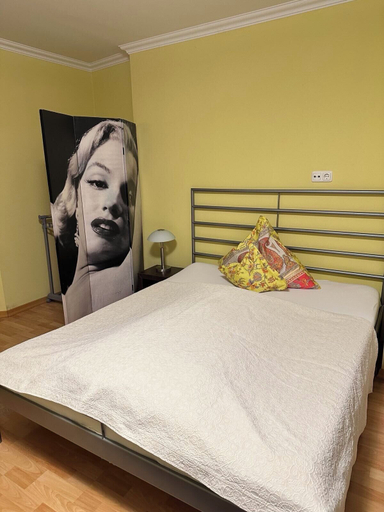 Bedroom 5, Ruthellen's Home, München