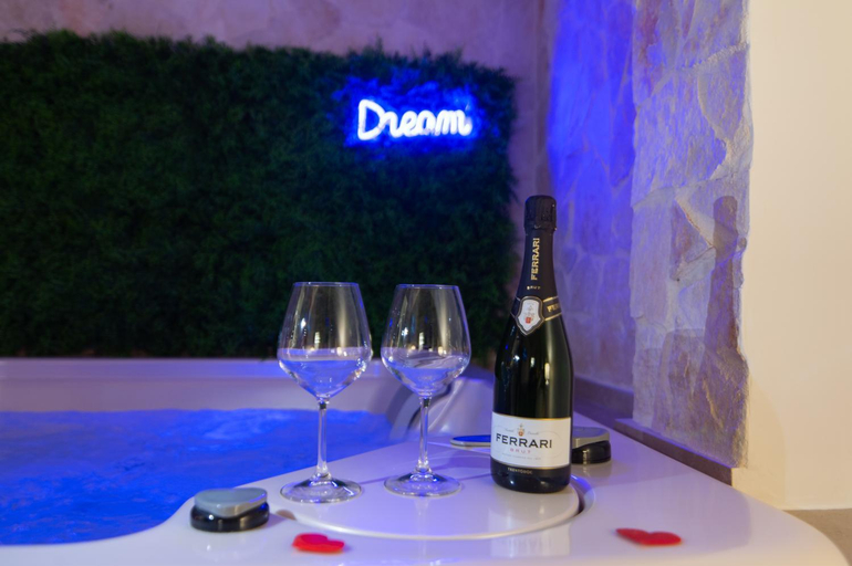 Food & Drinks 5, “A Casa” luxury, Brindisi