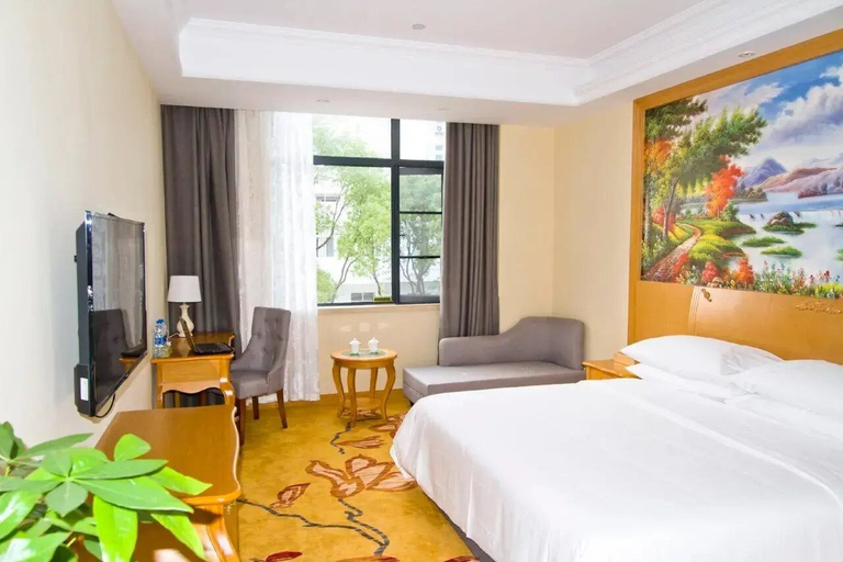 Bedroom 3, Vienna Hotel, Zhoushan