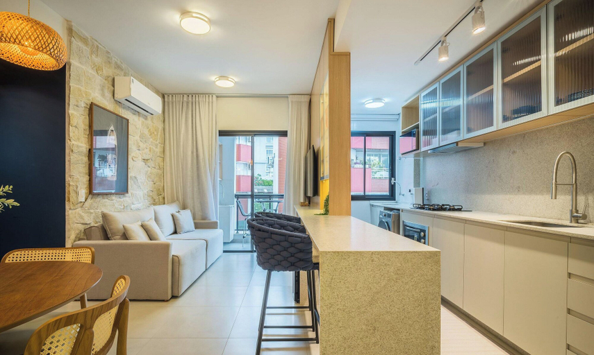 Others 3, Apt w/ BBQ & Balcony 220 m From the Beach Rty0216, Florianopolis