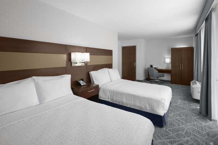 Bedroom 3, Hampton Inn Manhattan Grand Central, New York