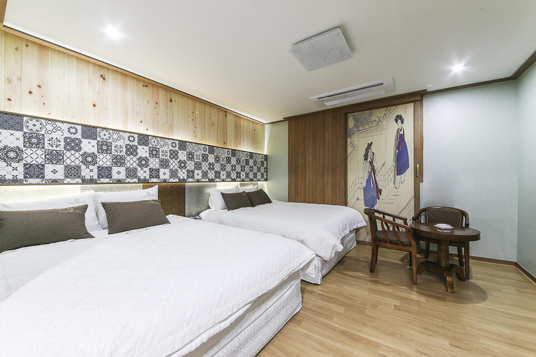 Bedroom 3, Tongyeong View, Tongyeong
