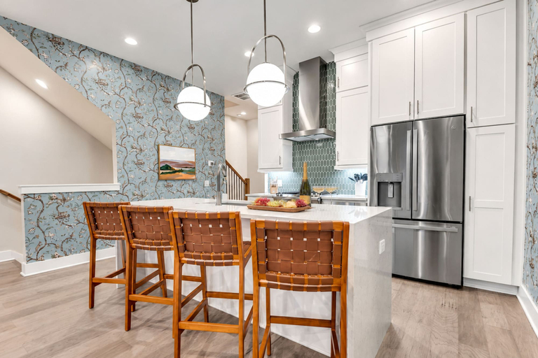 Others 2, 2 Homes - Rooftop Decks - Fire Pit - Sleeps 24, Davidson