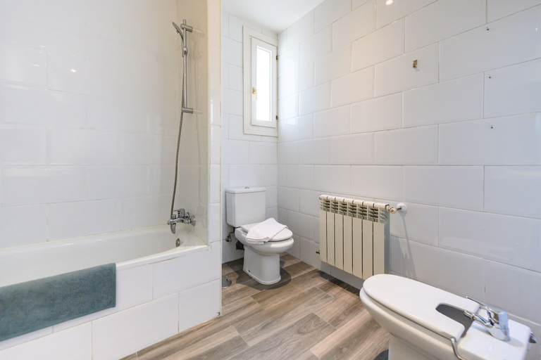 Others 4, M Fer55d Amplio Piso 3 Dormitorios en Moncloa, Madrid