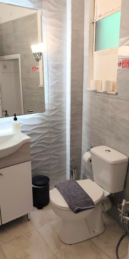 Bathroom 4, Comfortable Apartment in Acropolis, Attica