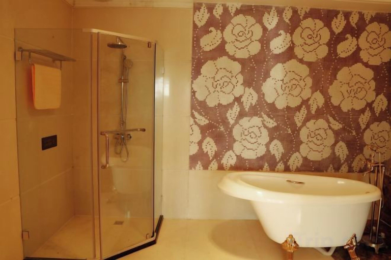 Bathroom 4, Donghe Hotel, Chuxiong Yi