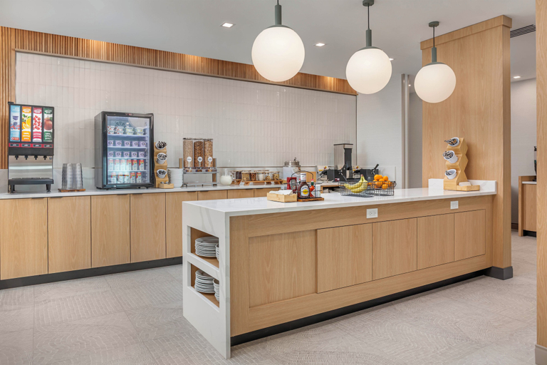 Food & Drinks 4, Fairfield By Marriott Inn & Suites Haverhill, Essex