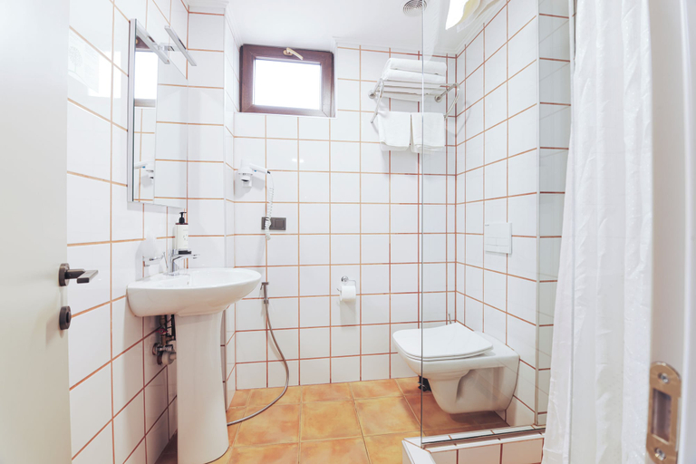 Bathroom 5, KING TAMAR HOTEL By LUXURIA HOTELS, Tbilisi