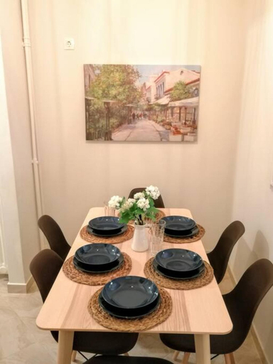Others 5, Comfortable Apartment in Acropolis, Attica