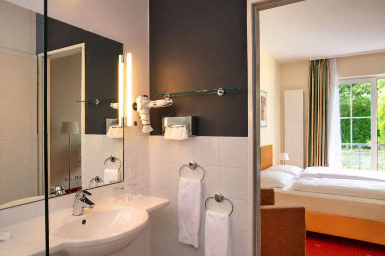 Bathroom 5, Hotel Zielonka, Main-Taunus-Kreis