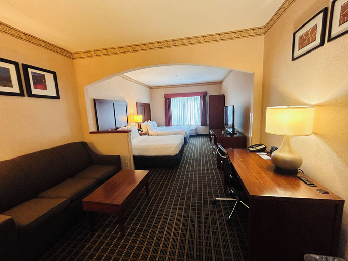 Bedroom 3, Sylvania Inn & Suites Tigard Portland I-5, Multnomah