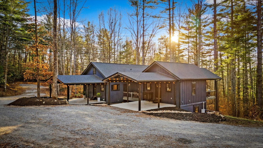 Exterior & Views 2, Backwoods Bungalow, Henderson