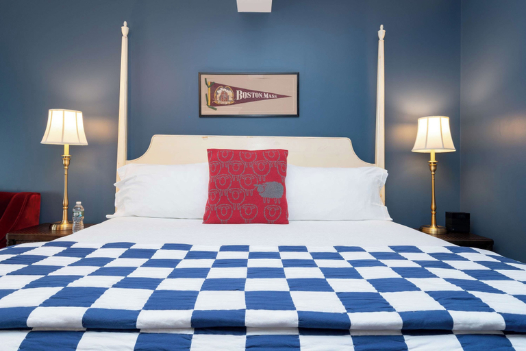 Bedroom 4, The Kendall Hotel at the Engine 7 Firehouse, Cambridge