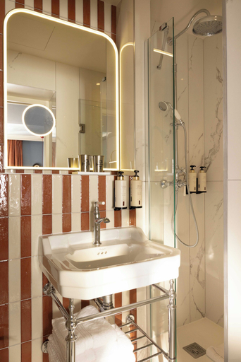 Bathroom 4, Grand Hotel De Turin, Paris