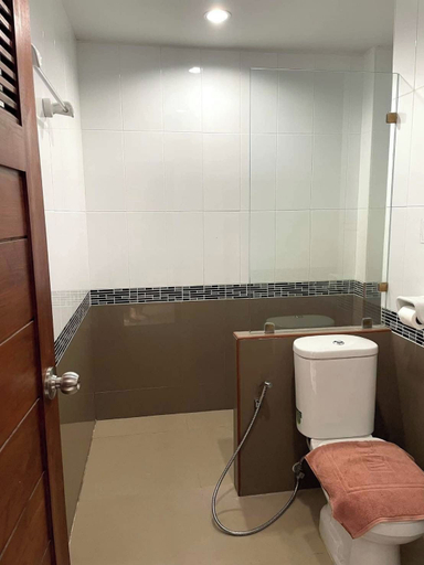 Bathroom 3, Al Ameen Hotel, Mueang Krabi