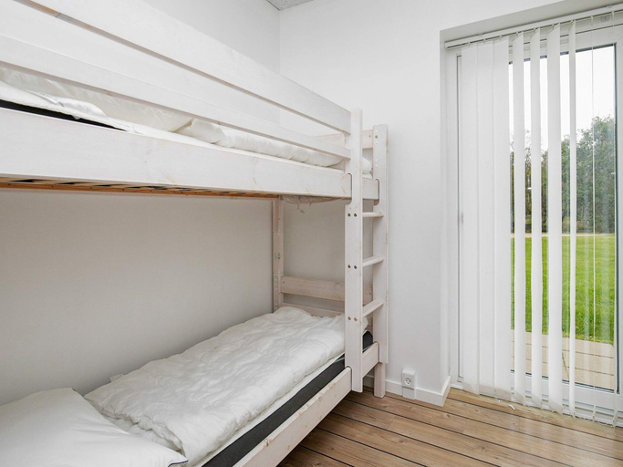 Bedroom 2, 5 Star Holiday Home in Ringkobing, Ringkøbing-Skjern
