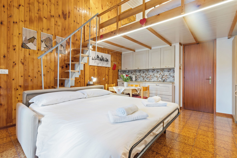 Others 5, Mountain Nest - Netflix - Pet Friendly - Parking, Udine