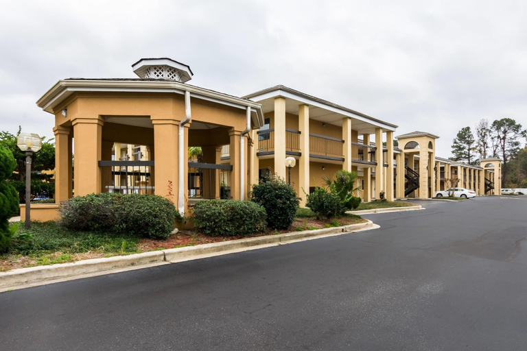 Exterior & Views 2, Suburban Studios Florence I-95, Florence