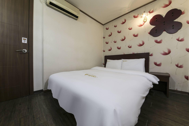 Bedroom 4, Paju Geumchon Equus, Paju