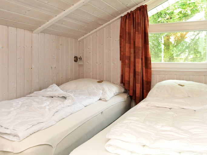 Bedroom 2, Holiday Home in Otterndorf, Cuxhaven