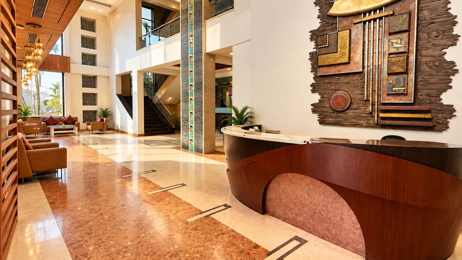 Others 5, hotel Neelam Executive, Pune