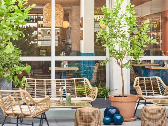 Others 4, Hotel Chromatics by HappyCulture, Rhône