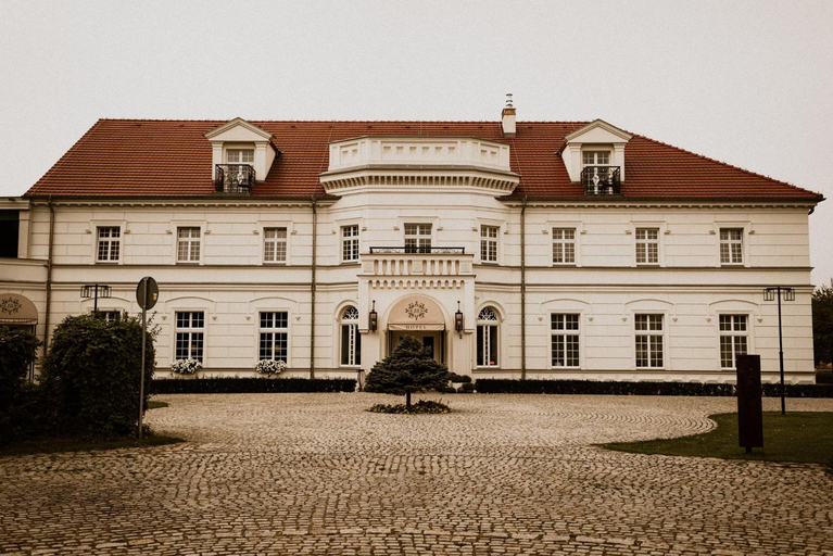 Exterior & Views, Palac na Opieszynie, Września
