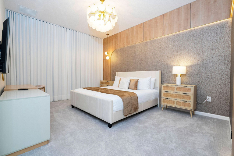 Others 4, 6BR Paradiso Grande Movie Theater & Pool, Orange