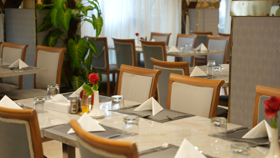 Food & Drinks, Zowar Alalami Hotel, Al Madinah Al Munawwarah
