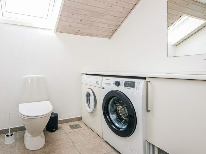 Bathroom 3, 4 Star Holiday Home in Henne, Varde