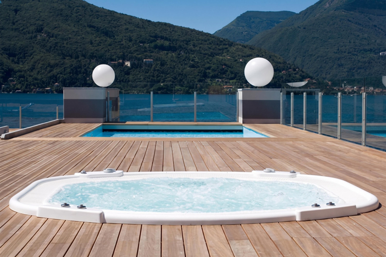 Sport & Beauty, Vista di Maccagno Fantastico Pool, Varese