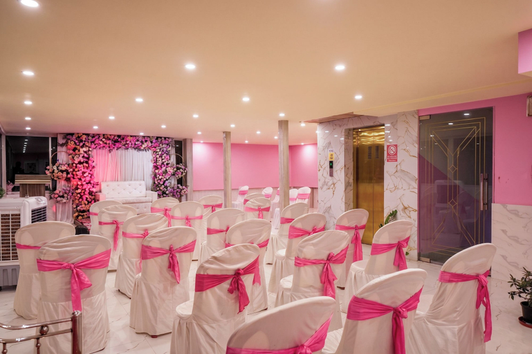 Food & Drinks 3, FabHotel Astoria House, North 24 Parganas