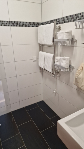 Bathroom 3, Hotel Bad Neunbrunnen am Waldsee, Zell am See