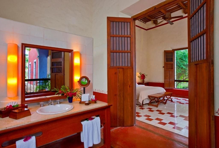 Bathroom 5, Hacienda Santa Rosa de Lima, Maxcanú