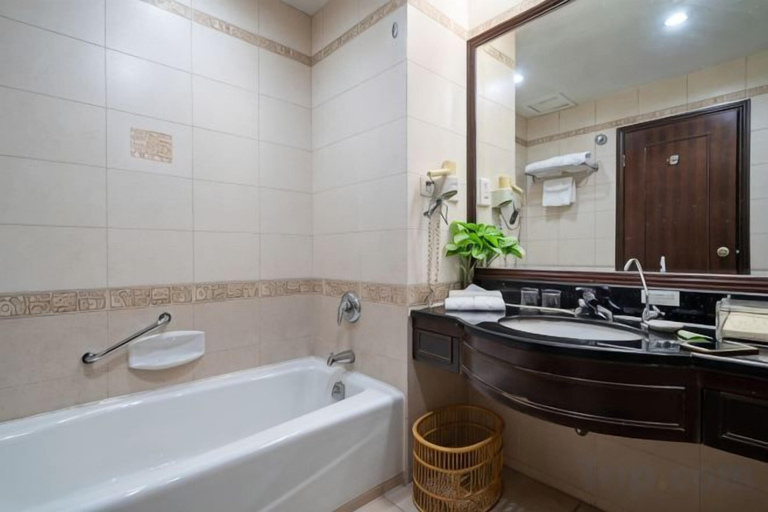 Bathroom 4, Royal Prince Hotel, Quanzhou