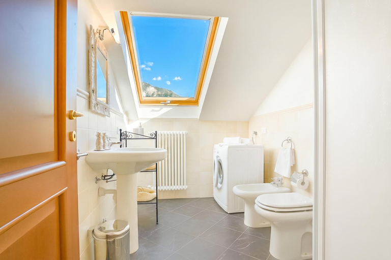 Bathroom 4, Casa Al Prato Apt. F, Lecco