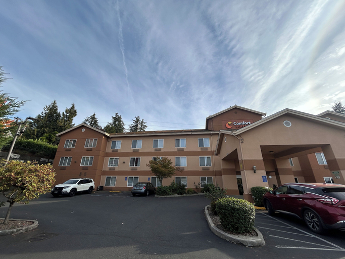 Exterior & Views 1, Sylvania Inn & Suites Tigard Portland I-5, Multnomah