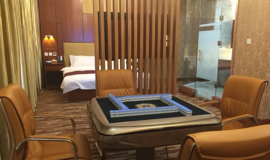 Bedroom, Huanren Qingfeng Hotel, Benxi