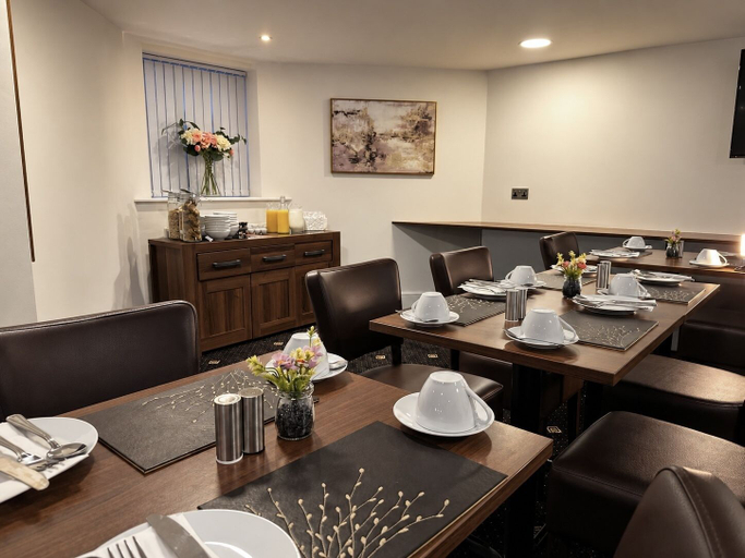 Food & Drinks 4, Marlborough Hotel, Sefton