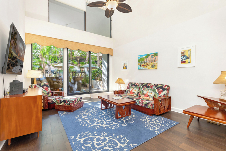 Others 2, Unique 2 Story Loft Condo at The Windsor W/parking and Rooftop Sky Terrace, Honolulu