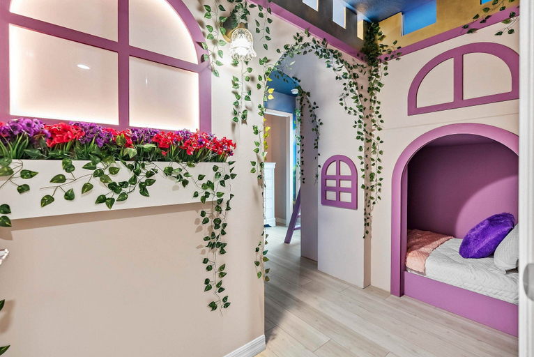 Others 2, 8-bedroom Themed Villa With Private Pool, Lake