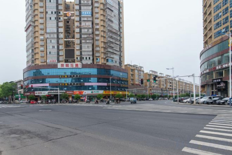 Exterior & Views 2, Dongting Hotel, Yiyang
