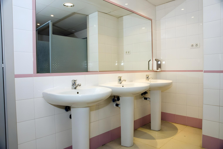 Bathroom, Hostal Welcome, Madrid
