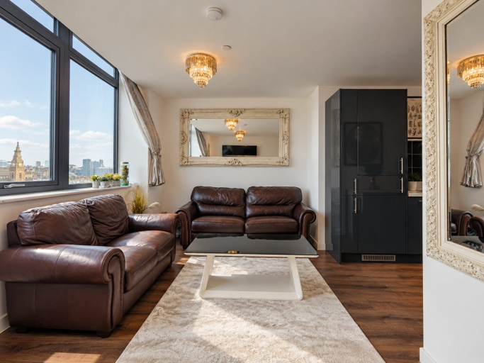 Others 5, 2 Bedroom Central Apartment, Sefton