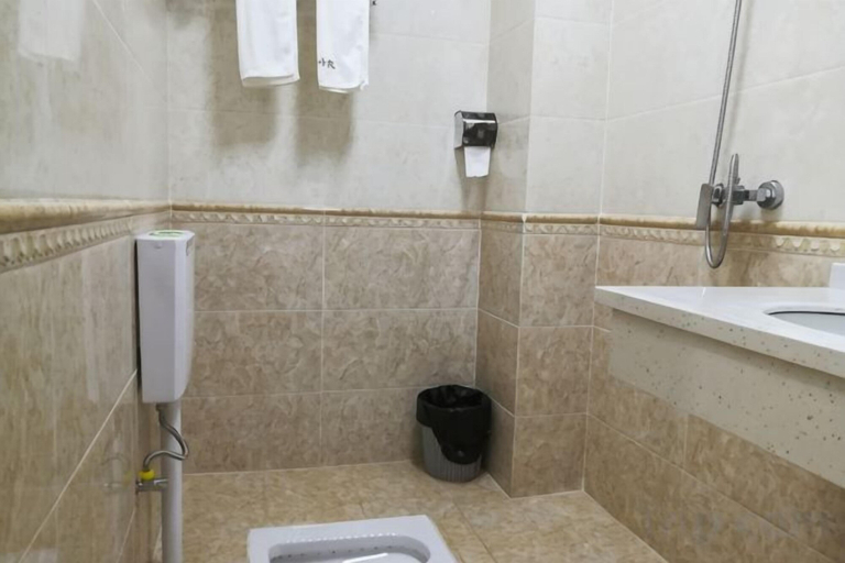 Bathroom, Tujia Xiaoyuan Hotel, Enshi Tujia and Miao