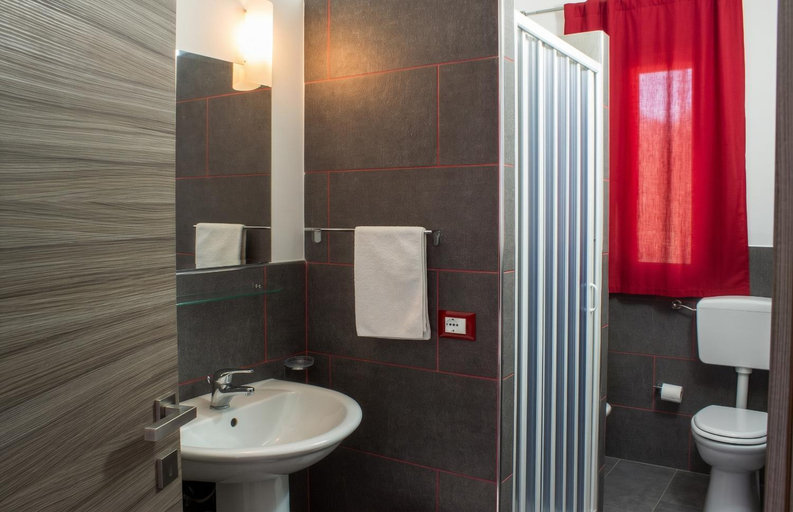 Bathroom, Picturesque Villa in Sciacca with Sea View and Garden, Agrigento