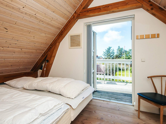 Bedroom 2, 4 Star Holiday Home in Blavand, Varde